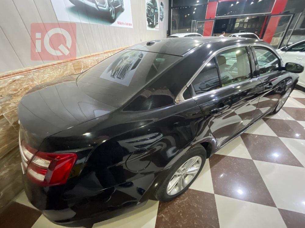 Ford Taurus